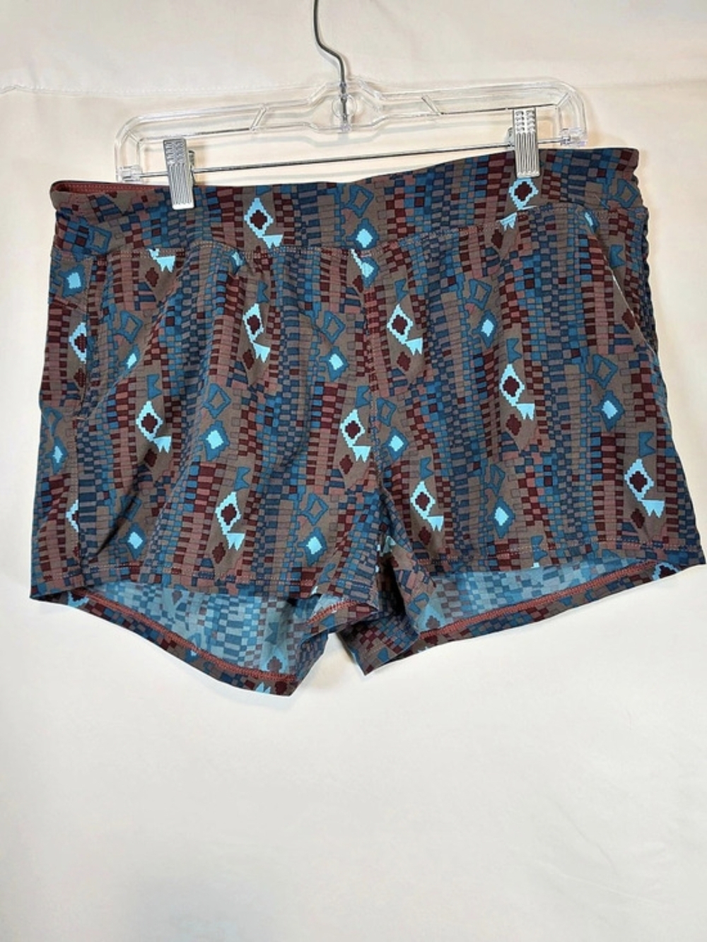 Mountain Hardwear Geometric Athletic Shorts in Brown & Blue Large Like New